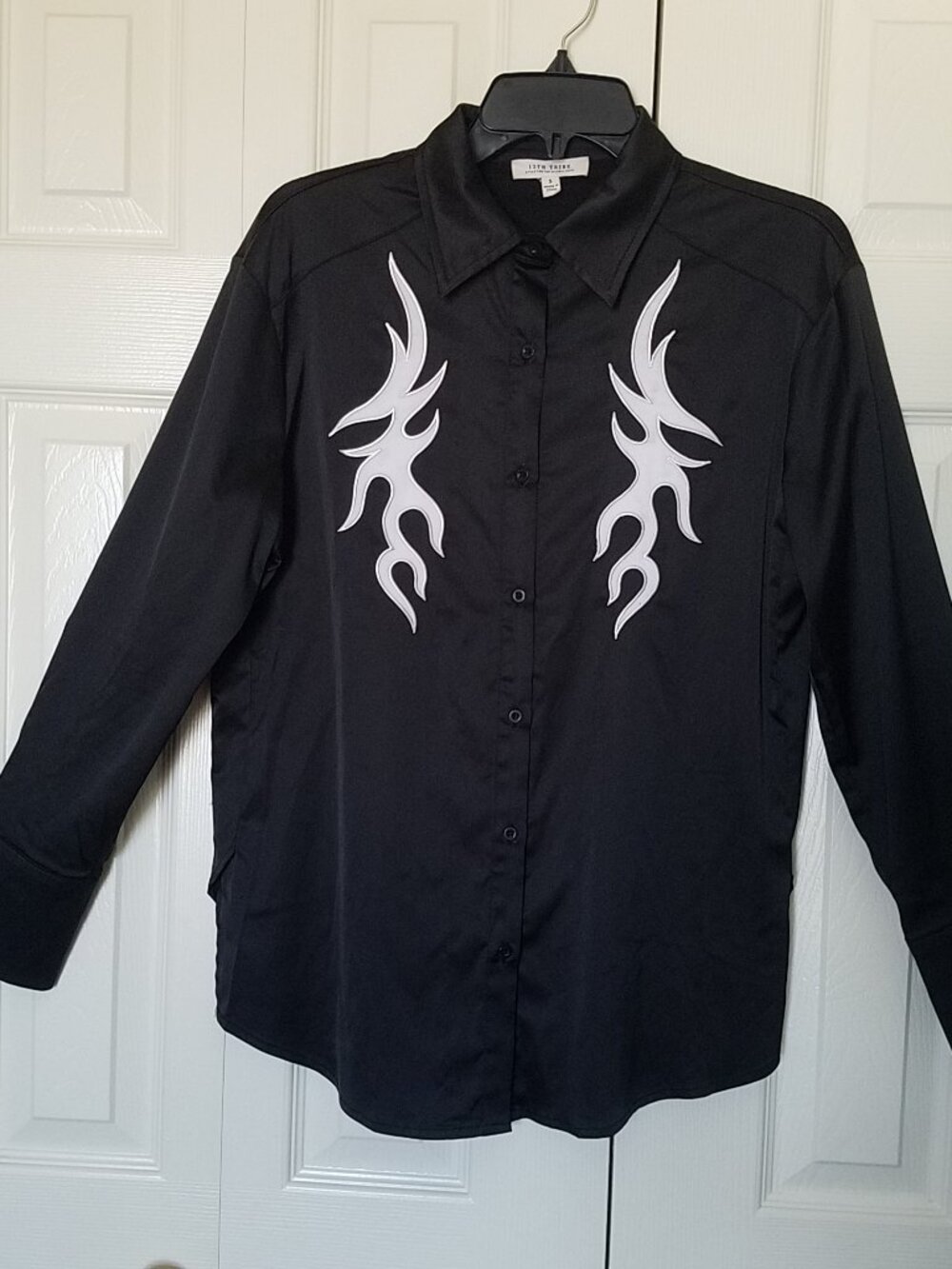 12th TRIBE Black Tribal Flame Western Cowgirl Button Up Satin Womens Small